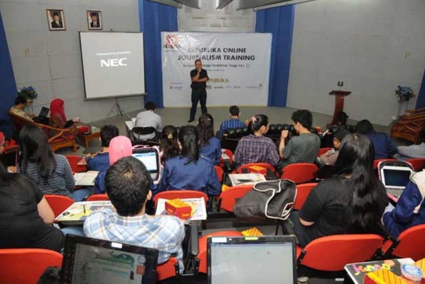 Peserta Republika Online Journalism Training di Kampus Universitas Persada Indonesia Y.A.I, Jakarta,Kamis (10/5).