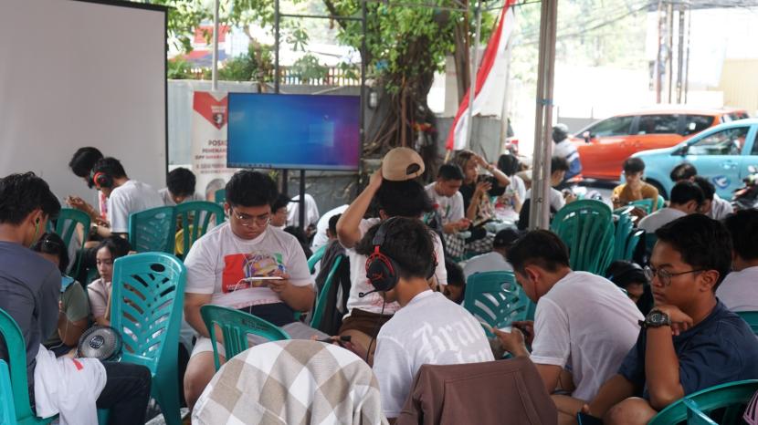 Peserta tampak fokus mengikuti turnamen E-Sport di Kota Jakarta Selatan.