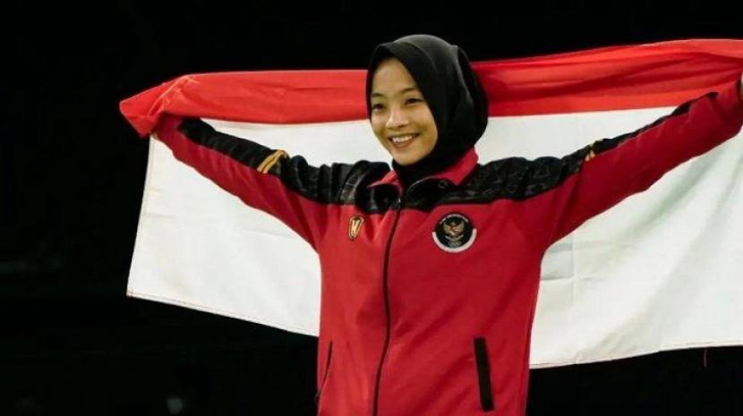 Pesilat Indonesia Safira Dwi Meilani akhirnya merebut emas untuk cabang olahraga (cabor) pencak silat nomor tanding putri kelas B, pada SEA Games 2023 Kamboja, Rabu (10/5/2023)