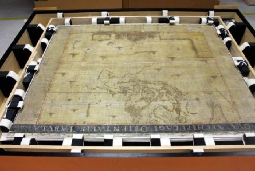 Peta kuno kawasan Timur dan Kepulauan Asia yang mencakup kawasan Belanda Baru dan Tasmania buatan Belanda tahun 1633 akan dianalisis dan direhabilitasi oleh tin konservator dari Universitas Melbourne.