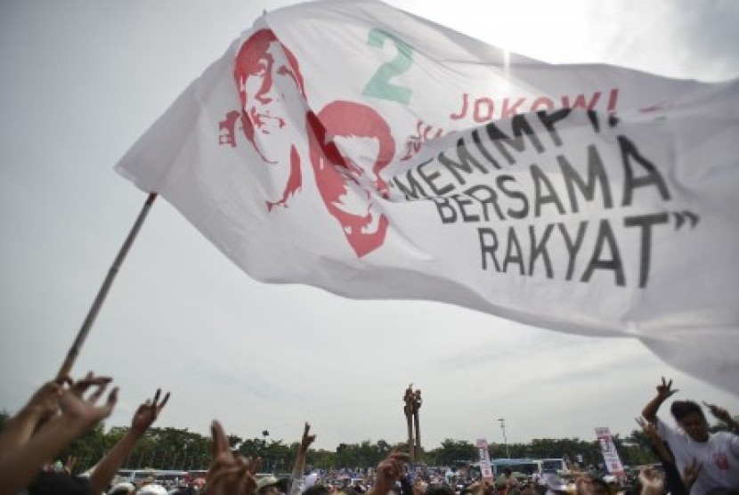 Petani se-Jawa Barat pendukung Joko Widodo-Jusuf Kalla mengikuti kampanye terbuka di Lapangan Tegalega, Bandung, Jawa Barat, Kamis (3/7). 