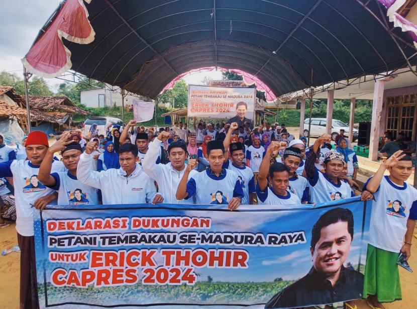 Petani tembakau Madura mendukung Erick Thohir menjadi Pilpres 2022.