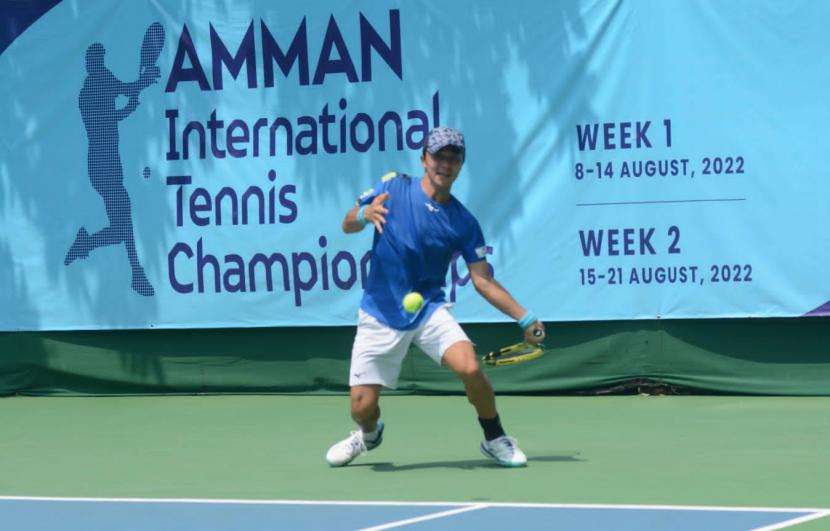Petenis asal Jepang, Yuta Shimizu (23) berhasil memboyong gelar juara tunggal pekan pertama Amman Internasional Tennis Championships 2022. Unggulan keempat turnamen ITF Men