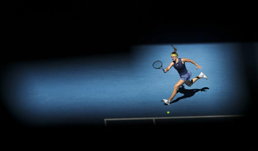 Petenis Ceko Karolina Muchova memupuskan impian unggulan teratas Ashleigh Barty untuk menjadi juara tuan rumah Australian Open. 