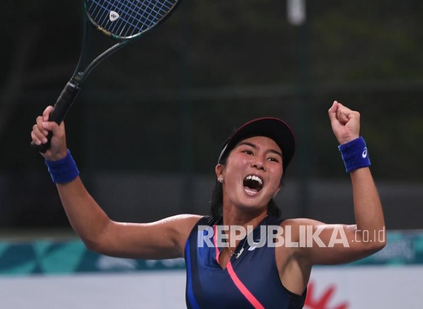 Petenis Indonesia Aldila Sutjiadi akan berlaga di Australian Open 2022 pada nomor ganda bersama Peangtarn Plipuech dari Thailand setelah mendapatkan wildcard.