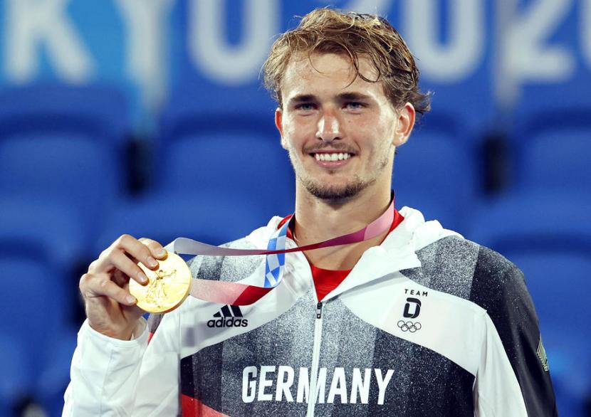 Petenis Jerman, Alaxander Zverev meraih emas tenis putra Olimpiade Tokyo 2020, Ahad (1/8).