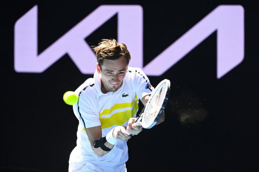 Petenis Rusia, Daniil Medvedev lolos ke babak ketiga Australia Open, Kamis (11/2).