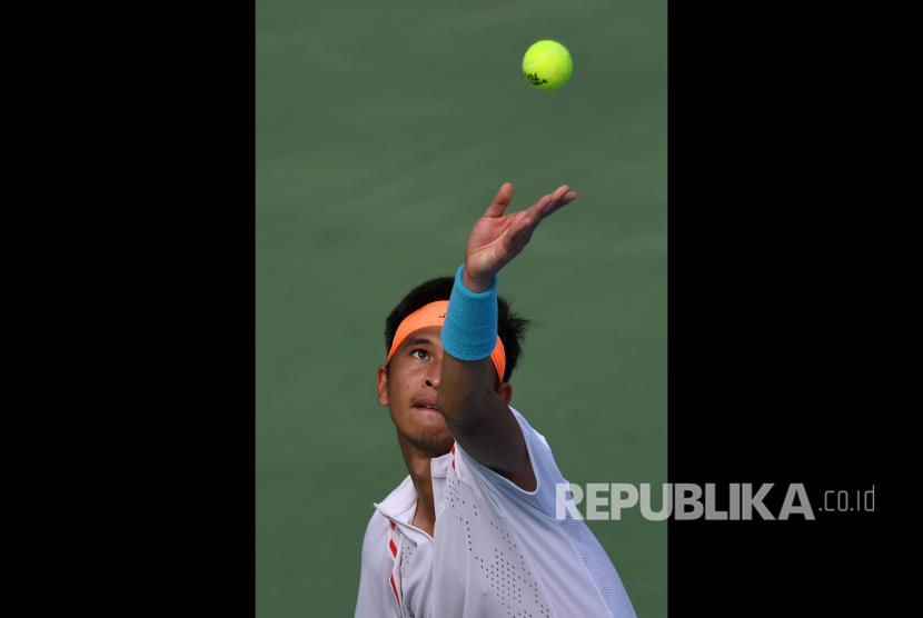 Petenis putra Indonesia Christopher Rungkat mengikuti pelatnas tenis, Kamis (2/7),.