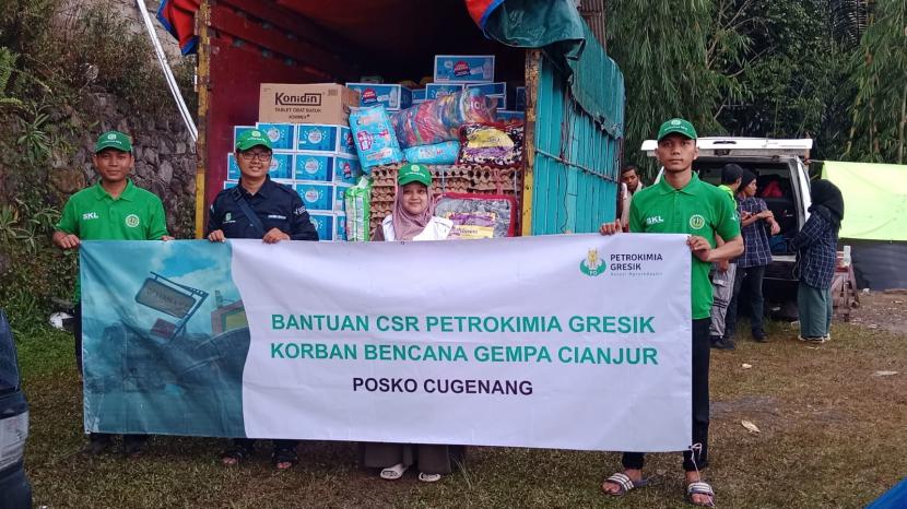 Petrokimia Gresik menyalurkan bantuan sembako, obat-obatan, dan kebutuhan lainnya senilai Rp 100 juta untuk korban bencana gempa bumi di Cianjur, Jawa Barat, Rabu (23/11/2022).
