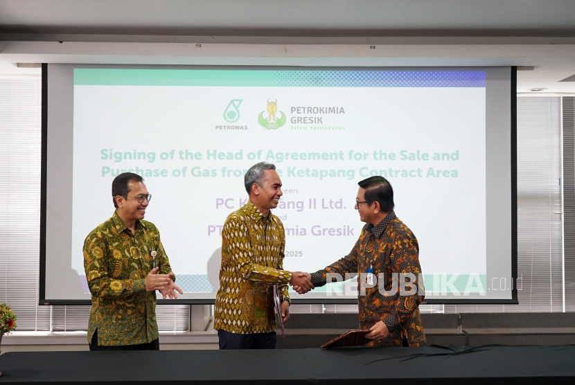 Petrokimia Gresik, perusahaan solusi agroindustri anggota holding Pupuk Indonesia, menandatangani Head of Agreement (HoA) dengan PC Ketapang II Ltd untuk rencana jual-beli gas dari Blok Ketapang. 