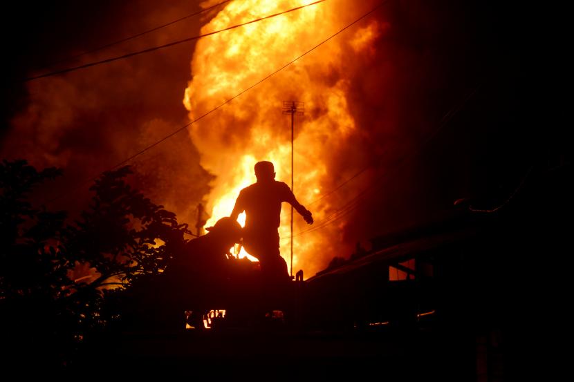 Kebakaran melanda gudang elpiji di Jalan Cargo Taman Denpasar, Ahad sekitar pukul 06.00 Wita. Diduga terjadi praktik pengoplosan gas. (ilustrasi)