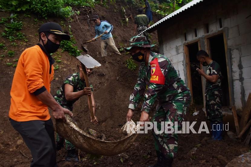 Satu korban bencana tanah longsor di Kota Semarang, Jawa Tengah, kembali ditemukan dalam kondisi meninggal dunia (Foto: ilustrasi)