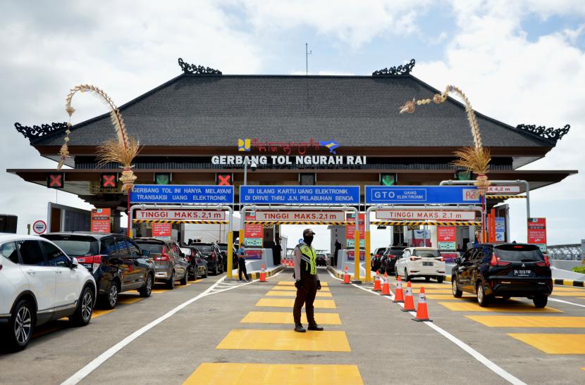 Ilustrasi gerbang tol di Jalan Tol Bali Mandara, Bali.
