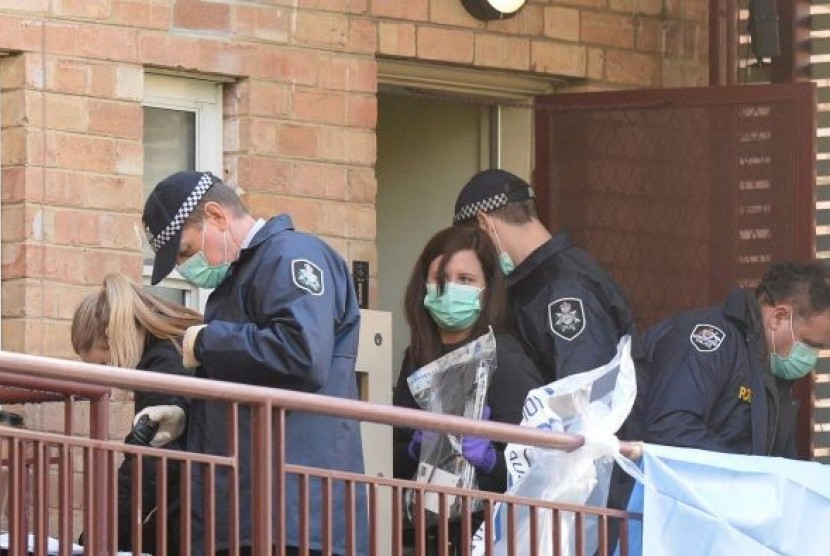 Petugas Kepolisian Federal Australia (AFP) melakukan penggeledahan di sebuah rumah di Ascot Vale, pinggiran Melbourne.
