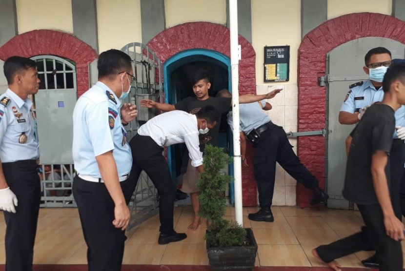 Petugas Lembaga Pemasyarakatan (Lapas) Klas IIB Sukabumi 