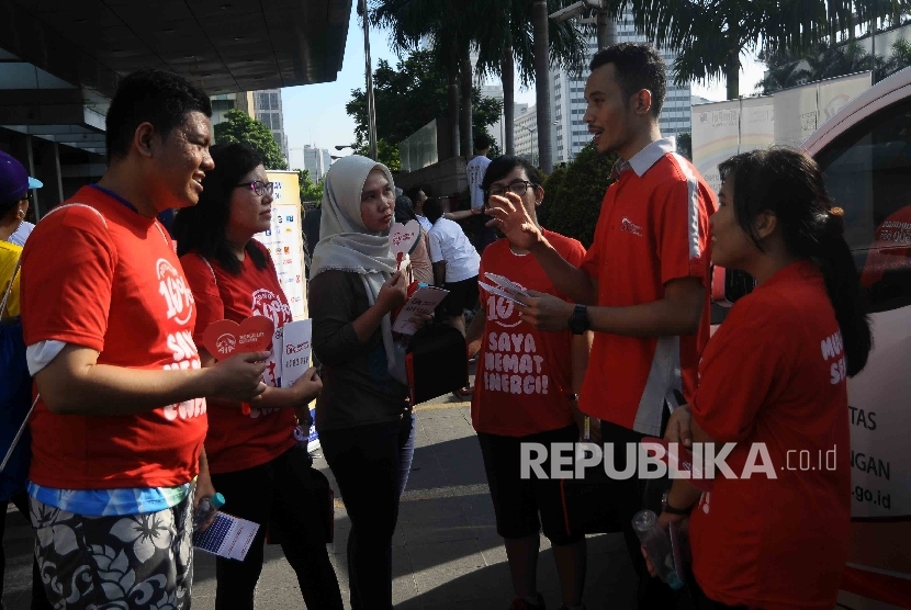 Sosialisasi Mobil Literasi Keuangan SIMOLEK di Hari 