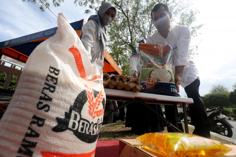 Beras Bulog (ilustrasi). Perum Bulog menghadirkan pusat penjualan beras di Kabupaten Banyumas, Jawa Tengah, dengan nama Pusat Beras Banyumas untuk memastikan ketersediaan dan kepastian harga komoditas pangan itu bagi masyarakat.
