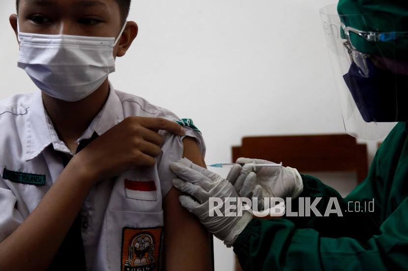  Pemerintah Kota (Pemkot) Depok sedang menggencarkan vaksinasi untuk kategori usia di atas 12 tahun atau pelajar dengan menggandeng sejumlah pihak. (ilustrasi)