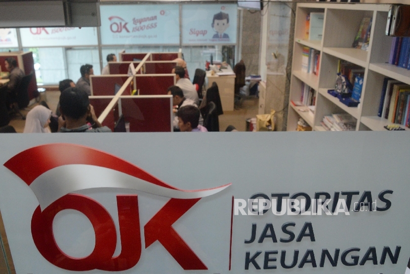 OJK. Otoritas Jasa Keuangan (OJK) Provinsi Kalimantan Tengah terus meningkatkan kegiatan edukasi dan literasi keuangan untuk mencegah masyarakat termasuk mahasiswi agar tidak terjebak dalam pinjaman online ilegal.