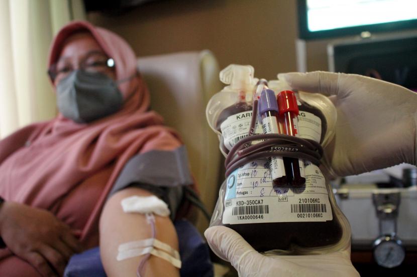 Banyak warga enggan donor darah karena khawatir terpapar Covid-19 (ilustrasi).