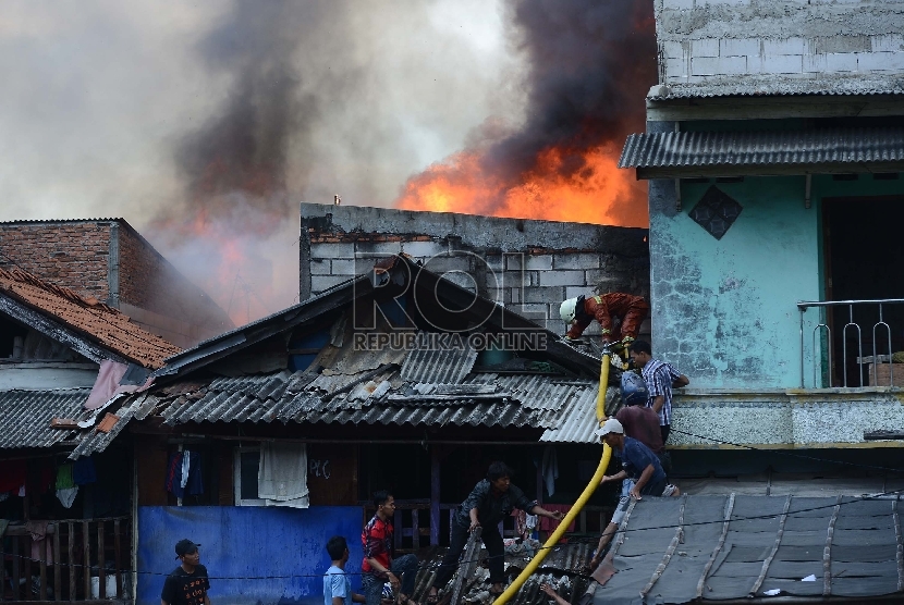 Kebakaran di permukiman warga (ilustrasi)