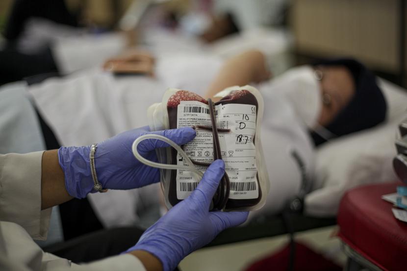 BRI melakukan aksi donor darah guna membantu memenuhi kebutuhan darah di Sulut. (ilustrasi)