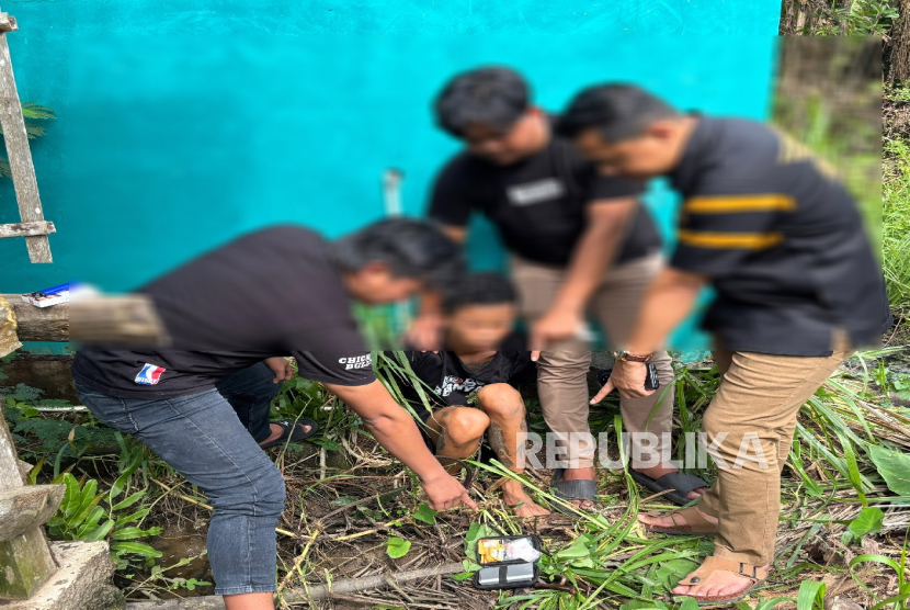 Petugas Satresnarkoba Polres Indramayu menangkap seorang pengedar sabu dan ganja. 