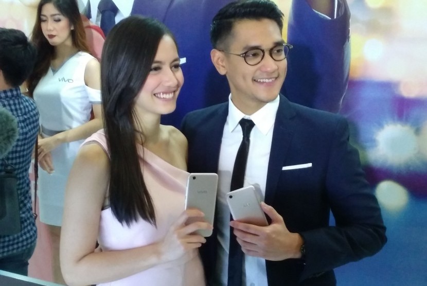 Pevita Pearce dan Afgan.