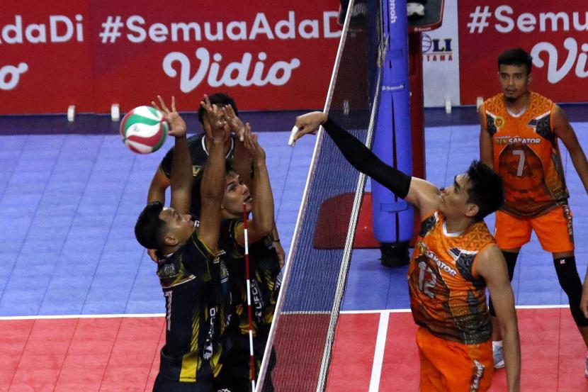 Pevoli Samator, Rivan Nurmulki (kanan).