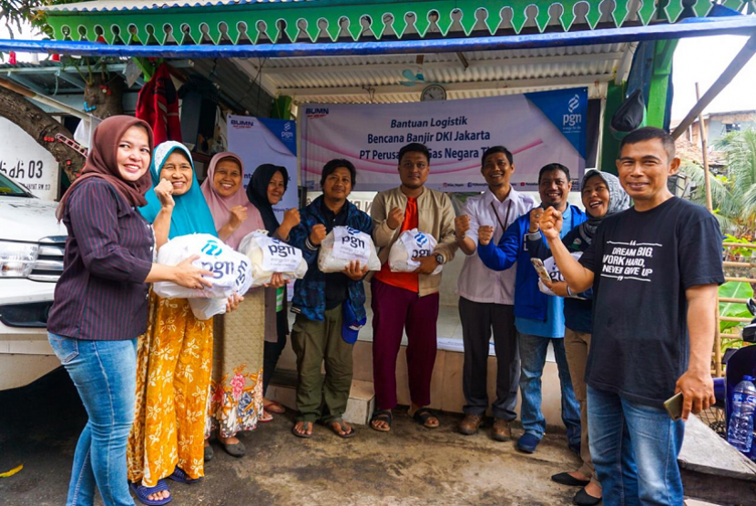 PGN bersama Rumah Zakat salurkan paket bantuan kepada warga Kwitang.