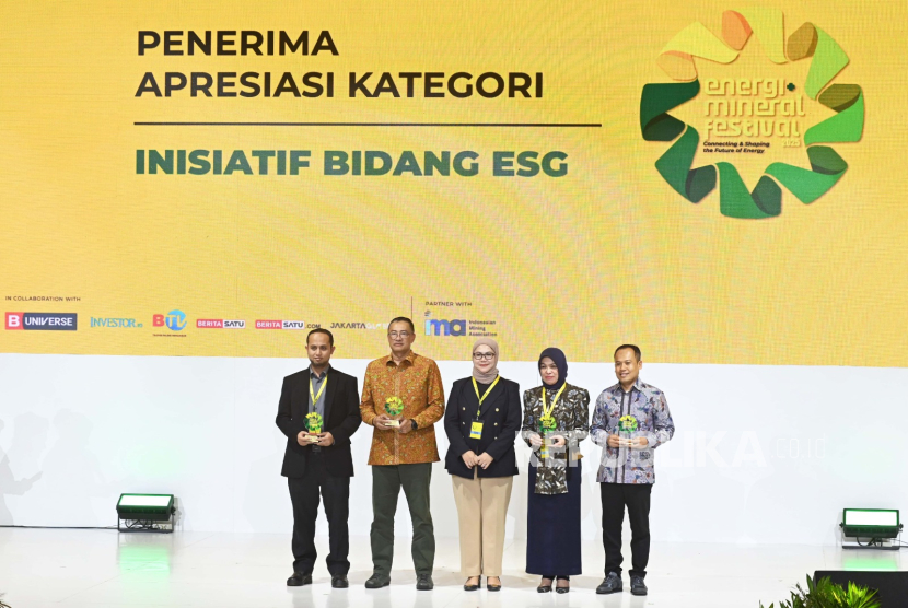 PGN memperoleh apresiasi dalam acara Energi dan Mineral Festival 2025 oleh Kementerian Energi dan Sumber Daya Mineral (ESDM) bersama B Universe pada kategori Inisiatif Bidang ESG.