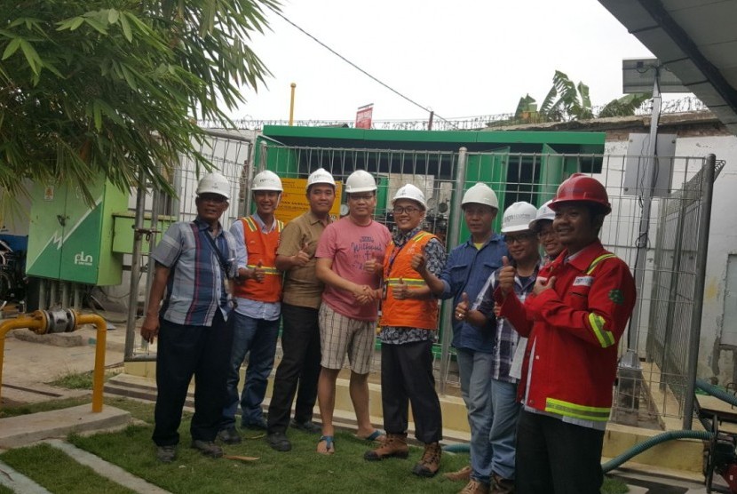 PGN menyalurkan gas alam ke pabrik shoun di Cirebon.