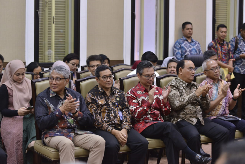 PGN Saka resmi menjadi operator setelah kontrak ditandatangani oleh Kepala SKK Migas Dwi Soetjipto dengan PGN Saka dengan disaksikan Plt Dirjen Migas Djoko Siswanto, pada Jumat (18/10), di Kantor Kementerian ESDM Jakarta.