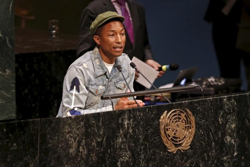 Pharrell William saat berbicara mengenai di HAri Kebahagiaan Internasional di sidang PBB di New York, Jumat (20/3)
