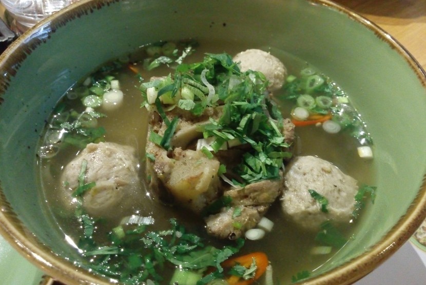 Pho Australian oxtail and beef ball