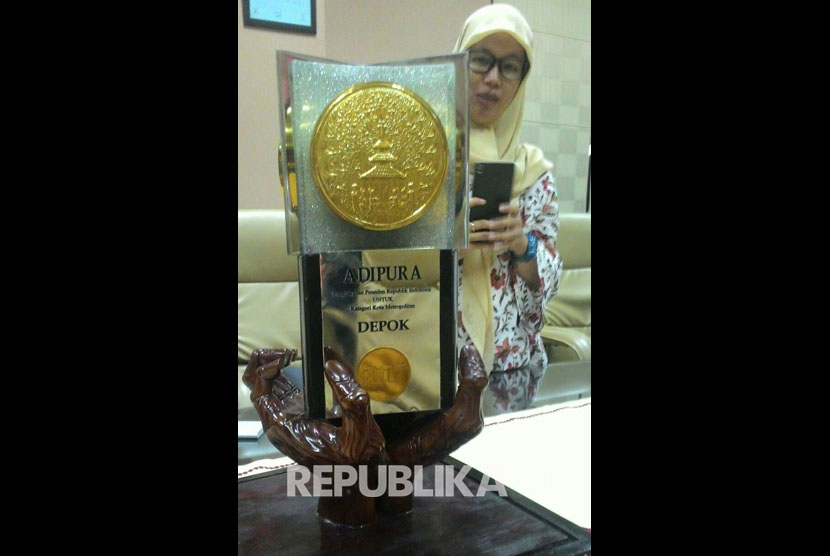 Piala Penghargaan Adipura. (ilustrasi)