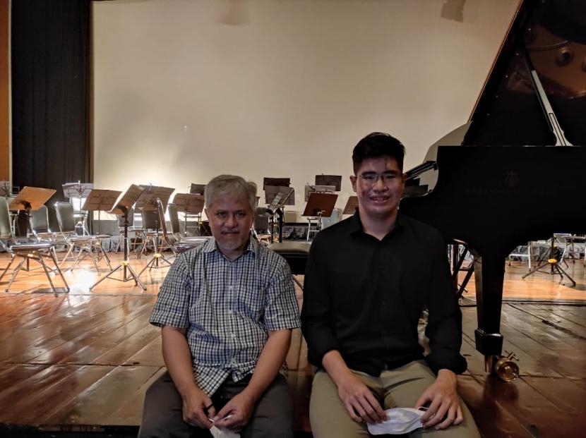 Pianis klasik Jonathan Kuo bersama Jakarta Sinfonietta segera menggelar konser daring The Russian Connections pada 10 dan 11 April 2021.