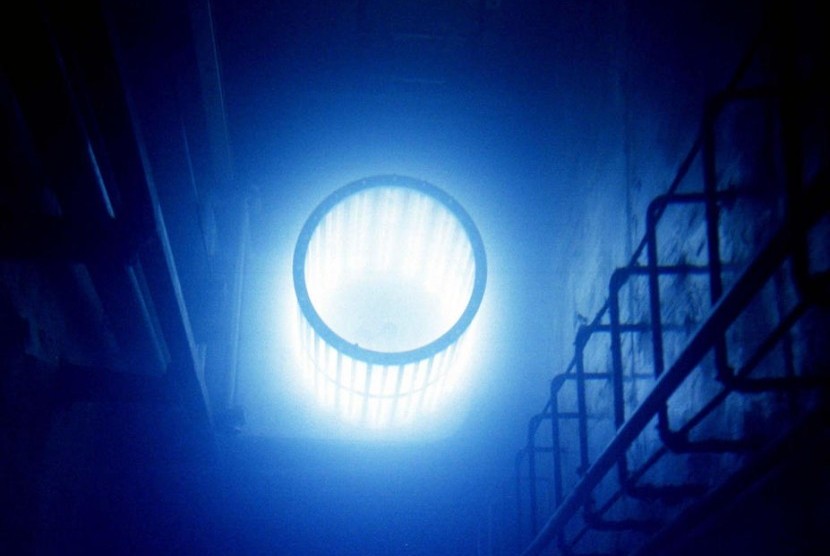 Picture of one of 663 containers of the radioactive substance Cobalt-60 kept in water at an institute in Elektrogorsk, 75 km (48 miles) outside Moscow, February 12, 1997. (File photo)