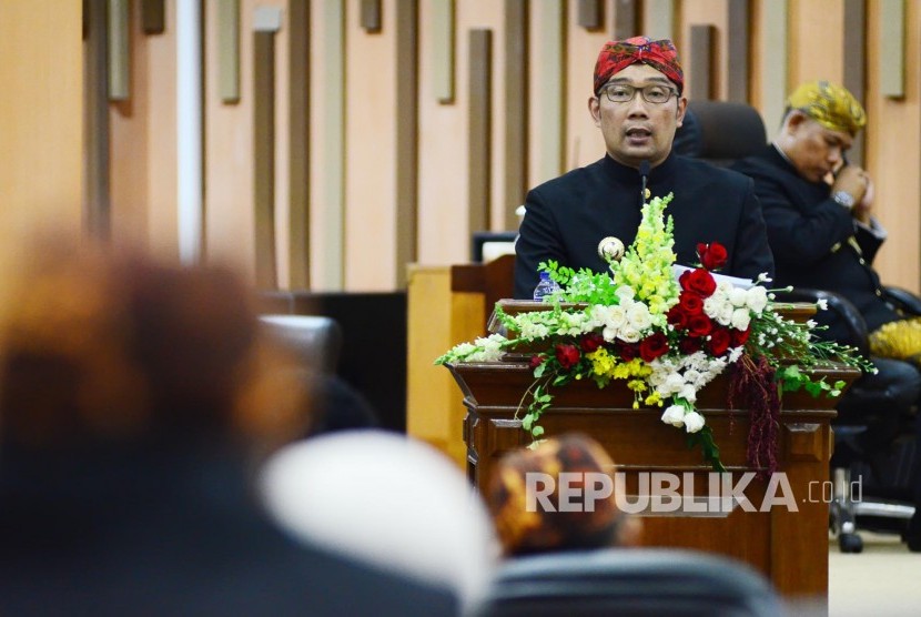 Pidato Wali Kota Bandung Ridwan Kamil pada Rapat Paripurna Istimewa memperingati Hari Jadi Kota Bandung (HJKB) ke-206, di Gedung DPRD, Kota Bandung, Senin (26/9). (Republika/Edi Yusuf)