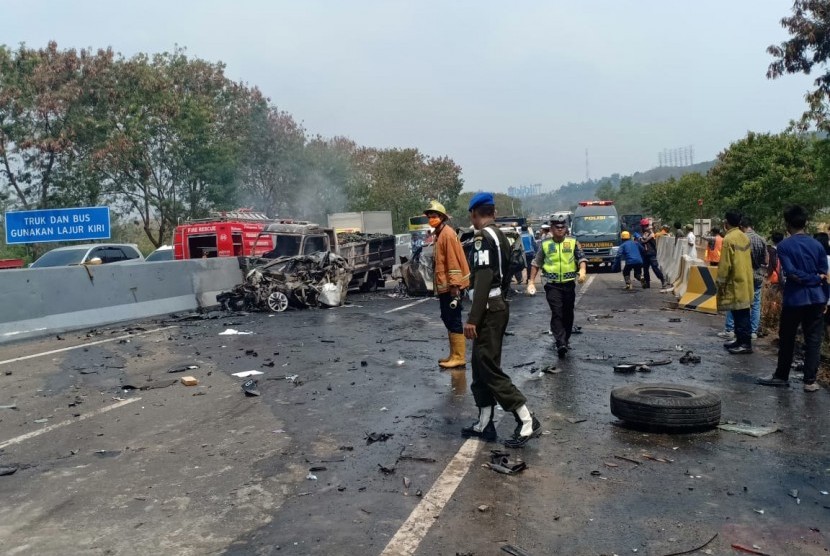 Terjadi kecelakaan beruntun di KM 91 Tol Purbaleunyi. (Ilustrasi)