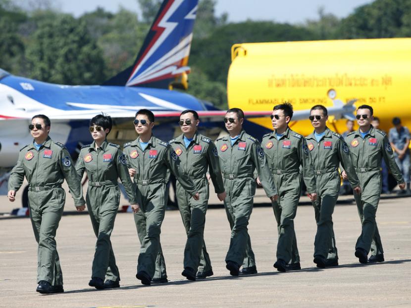 Pilot dari Angkatan Laut Tentara Pembebasan Rakyat China.