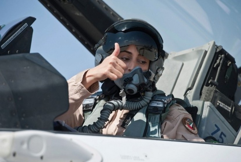 Pilot Muslimah,  Maryam al-Mansouri