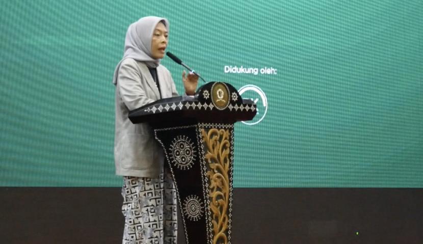 Pimpinan Baznas Bidang Pendistribusian dan Pendayagunaan Saidah Sakwan