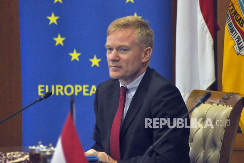The EU Ambassador to Indonesia, Vincent Guérend