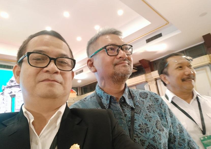 Pimpinan Dewan Riset Daerah (DRD) DKI Jakarta (dari kiri ke kanan), Sekretaris Komisi 1 Eman Sulaeman Nasim, Ketua Badan Pekerja Emir Avialda, dan Ketua Komisi 1 Isroil Samiharjo.
