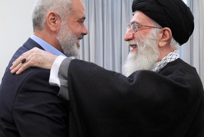 Pimpinan Hamas Ismael Haniyeh bertemu pemimpin spiritual Iran, Ali Khamenei.