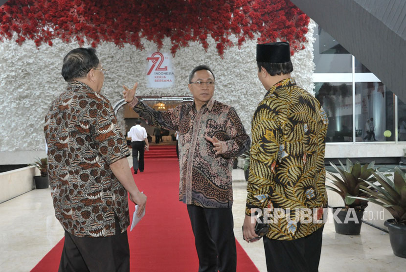 Pimpinan MPR mengikuti gladi bersih sidang tahunan di Komplek Parlemen Senayan, Jakarta, Senin (14/8).