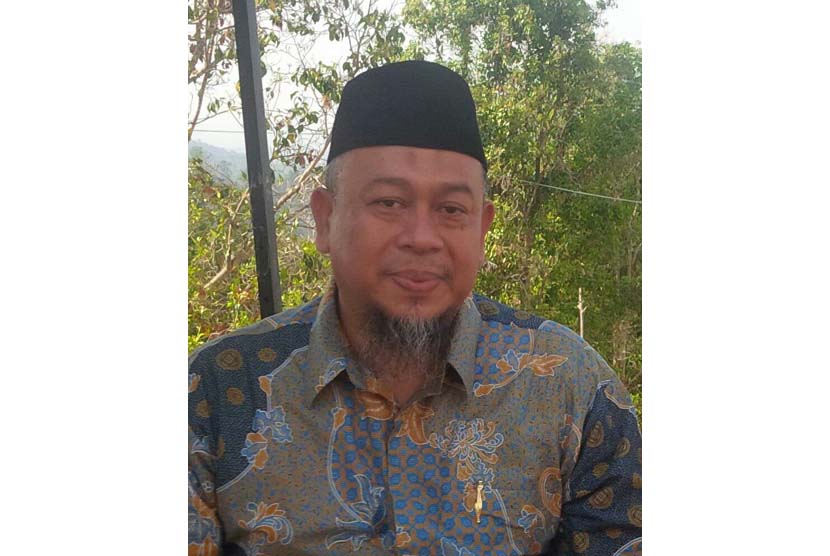 Pimpinan Ponpes Darul Istiqamah KH Mudzakkir M Arif MA. 