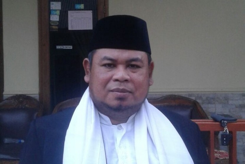 Pimpinan Ponpes Said Yusuf Depok, Ustaz Saroni SAg, MPd.