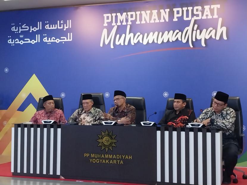  Pimpinan Pusat Muhammadiyah menggelar konferensi pers di Kantor Pusat Pimpinan Pusat Muhammadiyah.